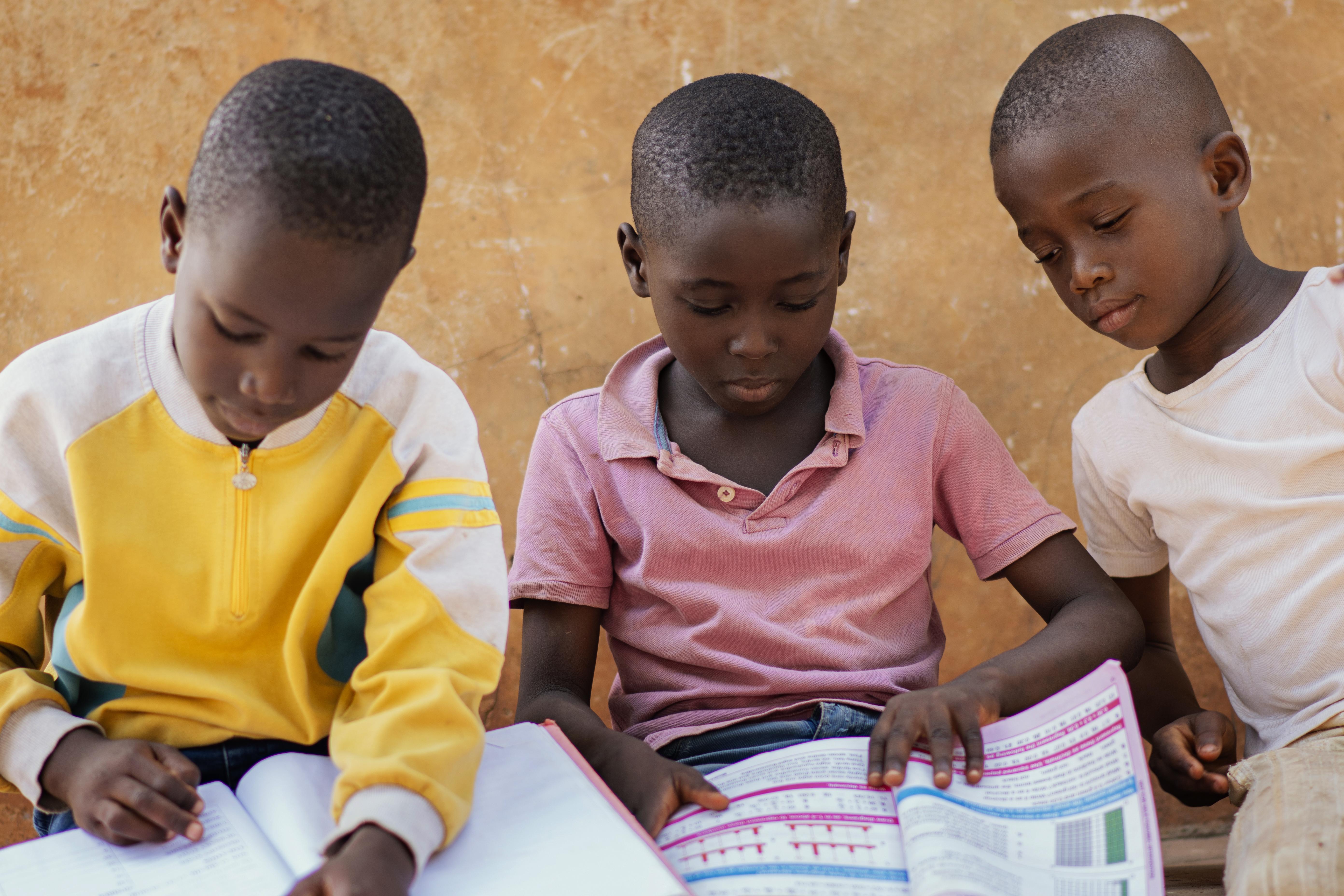 Boys studying together — Education